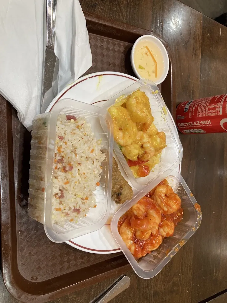 Langostinos En Dos Salsas Diferentes Con Arroz Especial